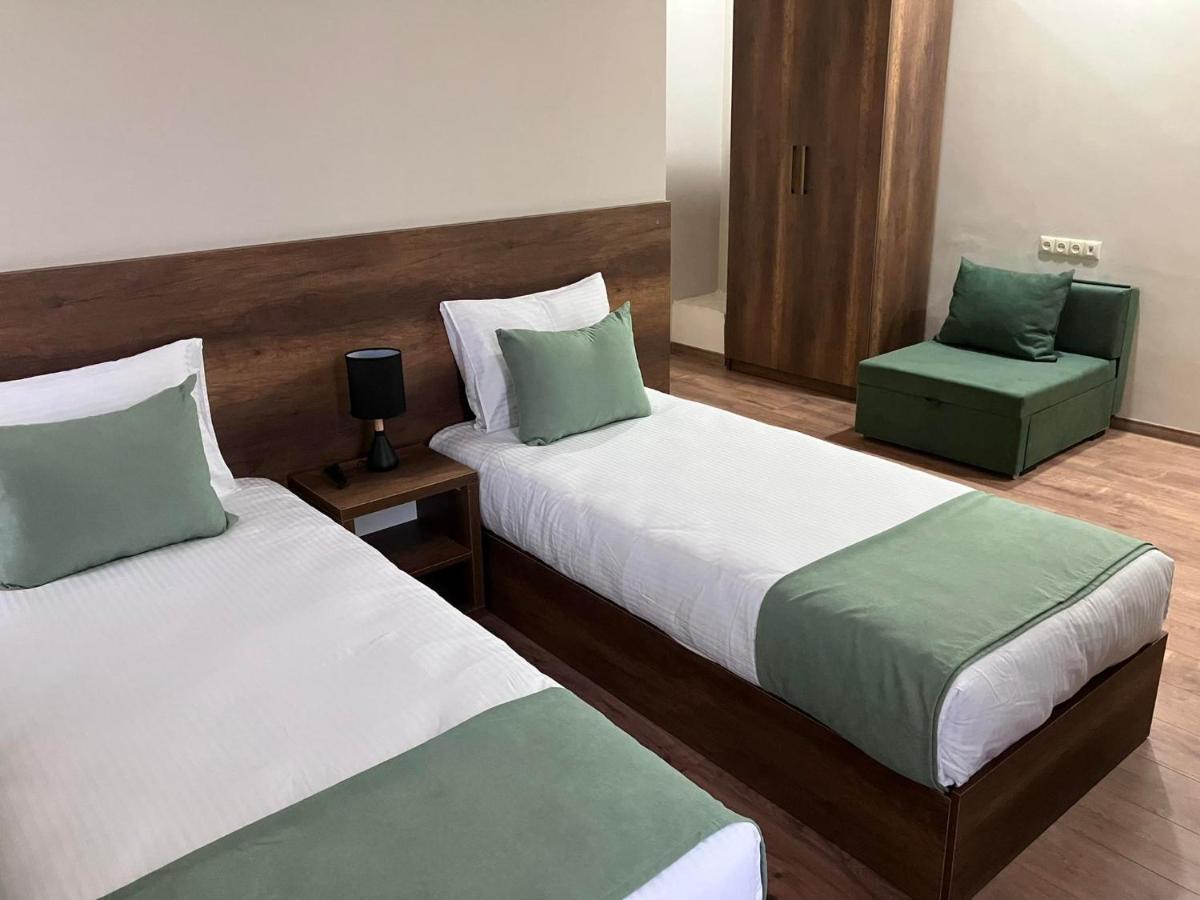 Hill Hotel Кутаиси Экстерьер фото