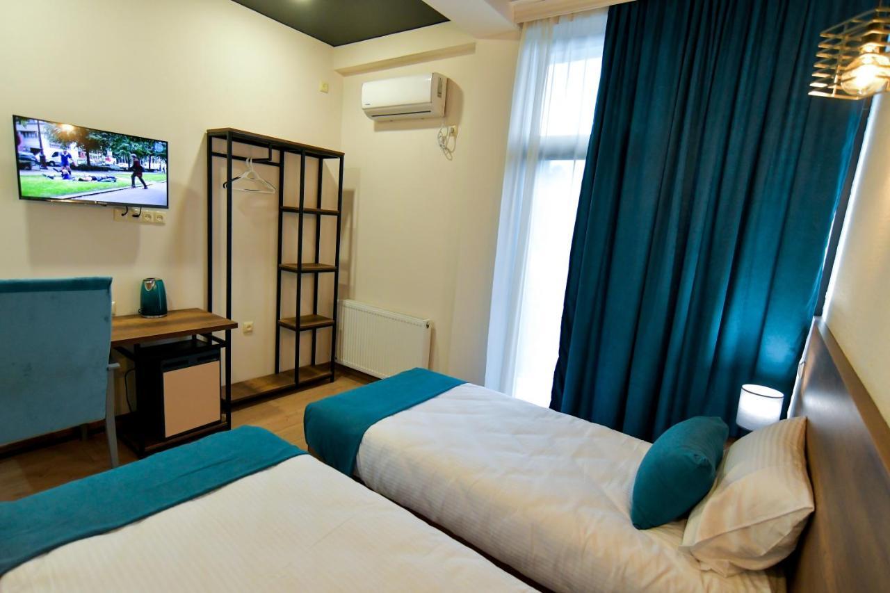 Hill Hotel Кутаиси Экстерьер фото