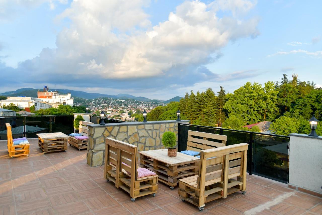 Hill Hotel Кутаиси Экстерьер фото