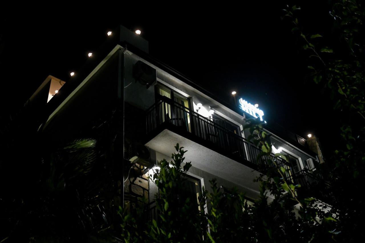 Hill Hotel Кутаиси Экстерьер фото