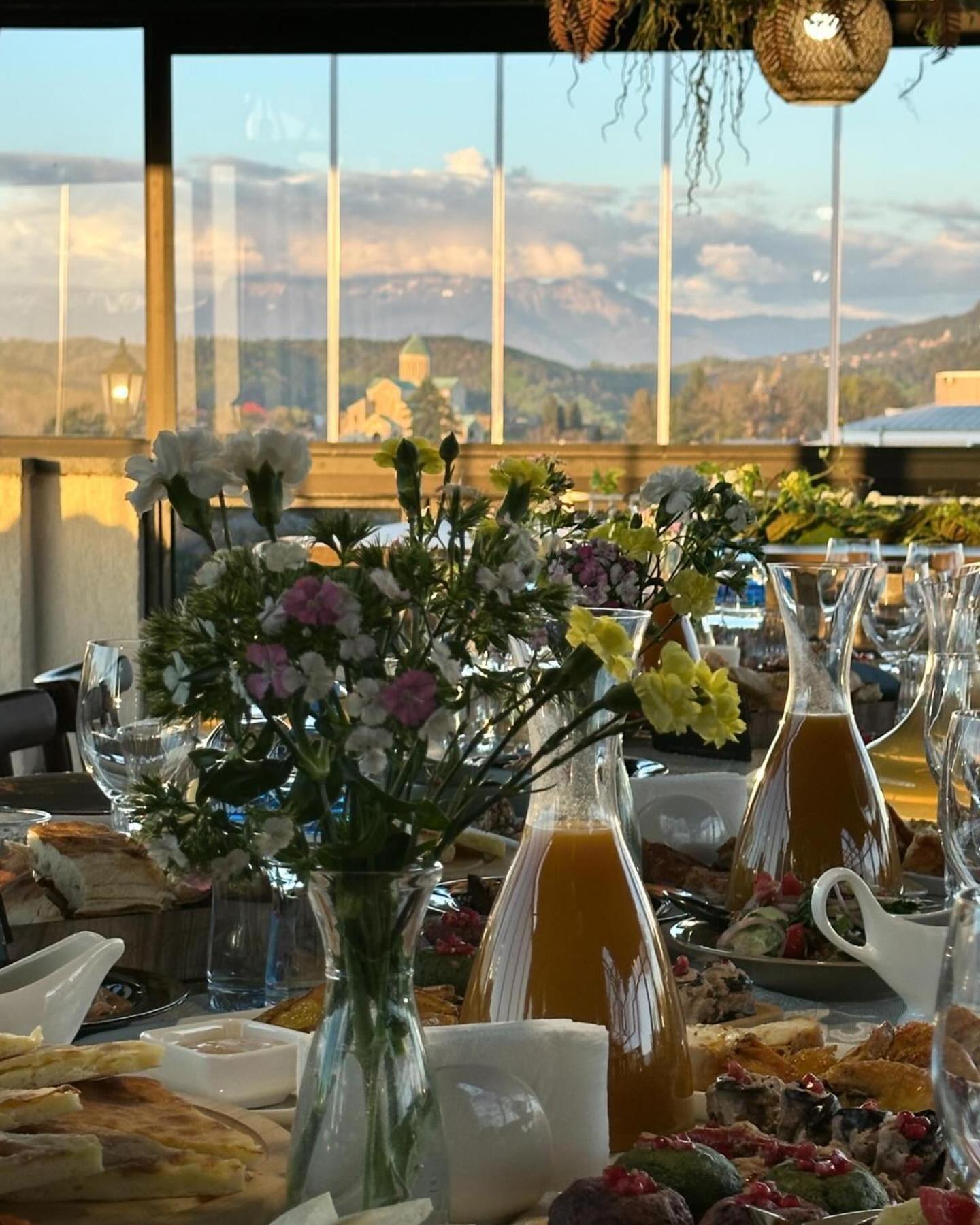 Hill Hotel Кутаиси Экстерьер фото