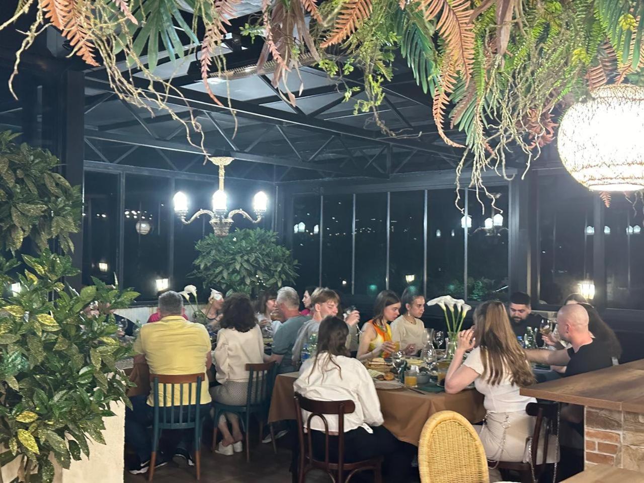 Hill Hotel Кутаиси Экстерьер фото